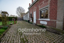 Maison à rénover idéalement située en centre-ville de Landrecies