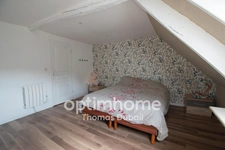 Maison atypique avec beaux volumes sur 2 000 m² de terrain
