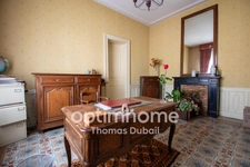 Maison de maître de 255 m² avec jardin