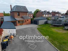 Maison individuelle avec grand terrain