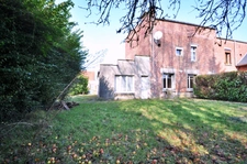 Batisse à rénover avec dépendance sur 2500m² - Le Pommereuil