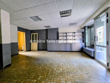 Poix du Nord 59218 - Ensemble immobilier (habitation, commerce, cour, terrain) sur 1620m²