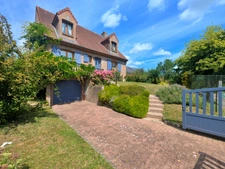 Le Cateau - Pavillon individuel de 5 Chambres avec sous sol, terrasse & jardin clos sur 800m²