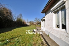Exclusivité - REUMONT - Maison individuelle à conforter avec garage & jardin clos sur 860m² 