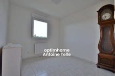 Exclusivité - La Groise - Plain pied de 3 Chambres avec devanture aménagée, garage et jardin clos