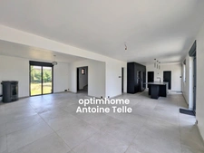 Pavillon individuel semi plain-pied de 4 Chambres avec sous sol complet, terrasse & jardin clos sur 1750m²