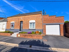 Exclusivité - Maison semi-individuelle avec garage & jardin clos à Saint Benin 59360