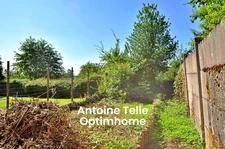 Catillon-sur-Sambre - Maison mitoyenne à conforter avec jardin clos