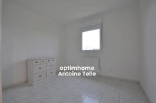 Exclusivité - La Groise - Plain pied de 3 Chambres avec devanture aménagée, garage et jardin clos