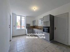 Maison de village semi-individuelle de 3 chambres avec jardin & garage à BAZUEL (59360)