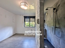 Pavillon individuel semi plain-pied de 4 Chambres avec sous sol complet, terrasse & jardin clos sur 1750m²