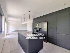 Pavillon individuel semi plain-pied de 4 Chambres avec sous sol complet, terrasse & jardin clos sur 1750m²
