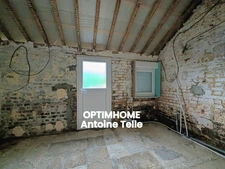 Opportunité à saisir - Maison individuelle avec cour véhicule, garage-dépendance & jardin clos