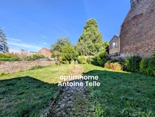 Le Cateau - Maison de ville avec garage & jardin clos - Du cachet à moderniser !