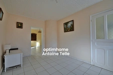 Exclusivité - REUMONT - Maison individuelle à conforter avec garage & jardin clos sur 860m² 
