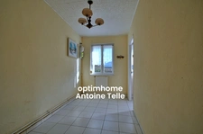Exclusivité - REUMONT - Maison individuelle à conforter avec garage & jardin clos sur 860m² 