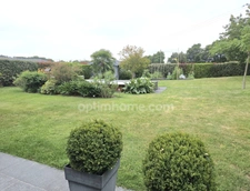 CASSON, JOLIE MAISON FAMILIALE SOUS DOMOTIQUE AVEC PISCINE ET SUPERBE JARDIN PAYSAGE