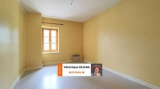 ? Maison à vendre à Orléat – 4 chambres avec local professionnel – 198 m² utiles