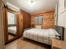 Maison de 162 m² avec séjour de 65 m², 5 chambres, 2 granges et vue nature – Manglieu