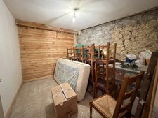 Maison de 162 m² avec séjour de 65 m², 5 chambres, 2 granges et vue nature – Manglieu