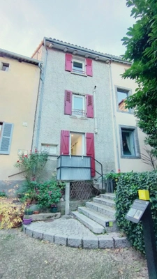 ? Maison de bourg 80 m² – 2 chambres – Veyre-Monton (63690)– Proche Clermont-Ferrand – Accès A75 – 180 000 €