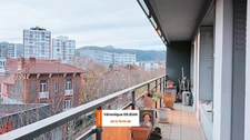 Appartement T4 – 102 m² – Clermont-Ferrand centre (Place de Jaude, Les Salins) – Balcon, 3 parkings, ascenseur - Profession libérale