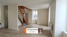 Maison à vendre 3 pièces/2 chambres - 133 000€ - Cour - LA ROCHE BLANCHE (63670)