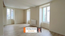 Maison à vendre 3 pièces/2 chambres - 133 000€ - Cour - LA ROCHE BLANCHE (63670)
