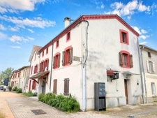 Maison à vendre - 7 pièces - ORLEAT (63190) - avec Potentiel Commercial/Libéral