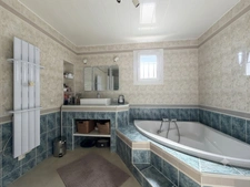 Maison à vendre La Roche-Blanche (63670) – Villa 7 pièces 172 m² avec piscine et vue imprenable