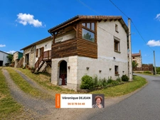 Maison de 162 m² avec séjour de 65 m², 5 chambres, 2 granges et vue nature – Manglieu