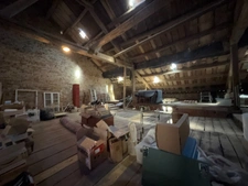 Maison ancienne en pierre avec jardin, terrasse et vastes dépendances – Genevrières (52500)