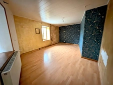 Maison de village de 180 m² à vendre à Champlitte (70600) – 3 chambres possiblement 4, 2 garages et atelier non attenant