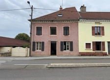 Maison de village de 180 m² à vendre à Champlitte (70600) – 3 chambres possiblement 4, 2 garages et atelier non attenant