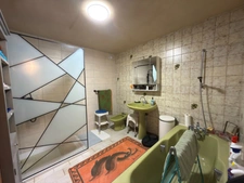 Maison ancienne en pierre avec jardin, terrasse et vastes dépendances – Genevrières (52500)