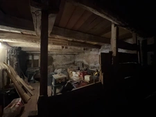 Maison ancienne en pierre avec jardin, terrasse et vastes dépendances – Genevrières (52500)