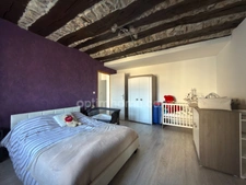 OFFLANGES (39) - – Maison rénovée avec piscine et jardin + terrain de 1,2 hectare