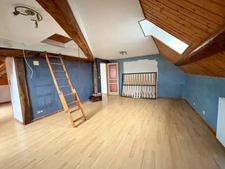 Maison de village de 180 m² à vendre à Champlitte (70600) – 3 chambres possiblement 4, 2 garages et atelier non attenant