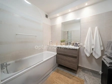 VILLEURBANNE La Doua – à vendre T4, 3 chambres, traversant rénové de 90 m² avec balcon, cave