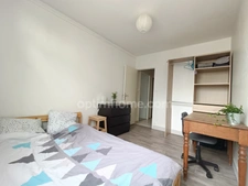 SAINT PRIEST Centre (69) à vendre Appartement T4 rénové, 3 chambres