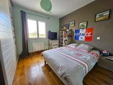 SAVIGNEUX (01480) – Maison familiale 125 m² – 3 chambres – Véranda – Jardin – Garage double