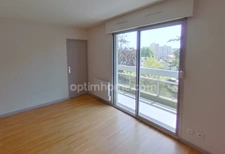 VILLEURBANNE La Doua – à vendre T4, 3 chambres, traversant rénové de 90 m² avec balcon, cave
