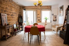 CHASSELAY (69) – à vendre Maison de village en pierres dorées – 3 chambres – 90 m²