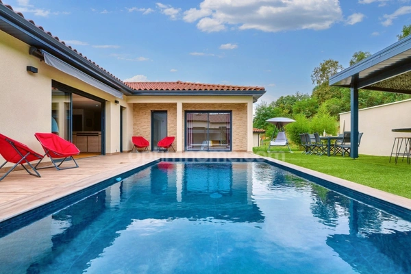 EXCLUSIVITE - Vienne, villa contemporaine aux prestations haut de gamme