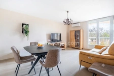 NEUVILLE SUR SAONE (69) -DUPLEX 123 m², 4 chambres, Dernier étage avec asc, Vue dégagée, DPE C 
