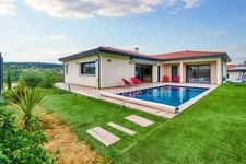 EXCLUSIVITE - Vienne, villa contemporaine aux prestations haut de gamme