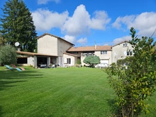 EXCLUSIVITE à Montanay : Propriété de 320m2 alliant Calme, Authenticité et Charme