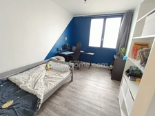 SAINT PRIEST Centre (69) à vendre Appartement T4 rénové, 3 chambres