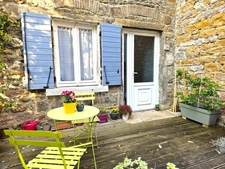 CHASSELAY (69) – à vendre Maison de village en pierres dorées – 3 chambres – 90 m²