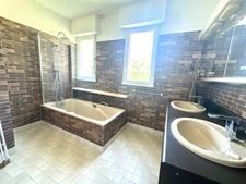 Maison à vendre 8 pièces  (56)